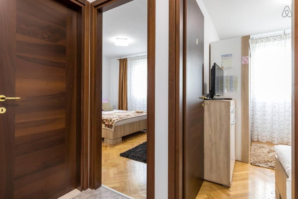 Deluxe Apartment Manuela With Balcony Top Center Split Exterior photo