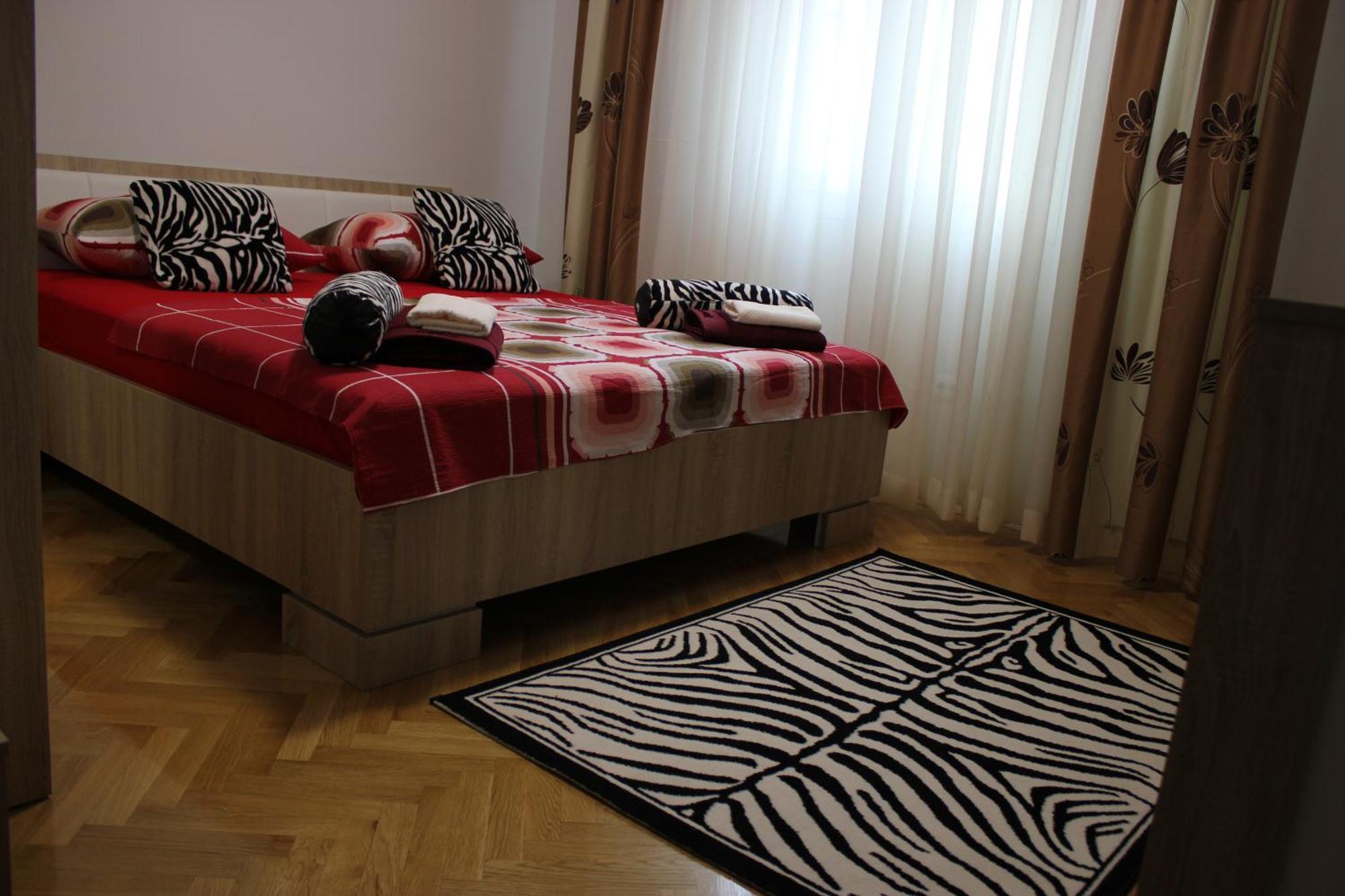 Deluxe Apartment Manuela With Balcony Top Center Split Exterior photo