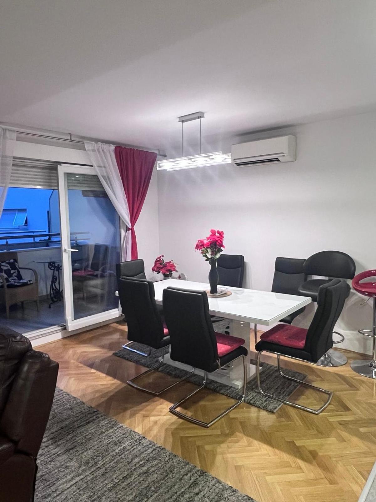 Deluxe Apartment Manuela With Balcony Top Center Split Exterior photo